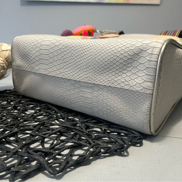 πΊπΈπΌ Consuela Songbird Classic Tote - Picture 13 of 15